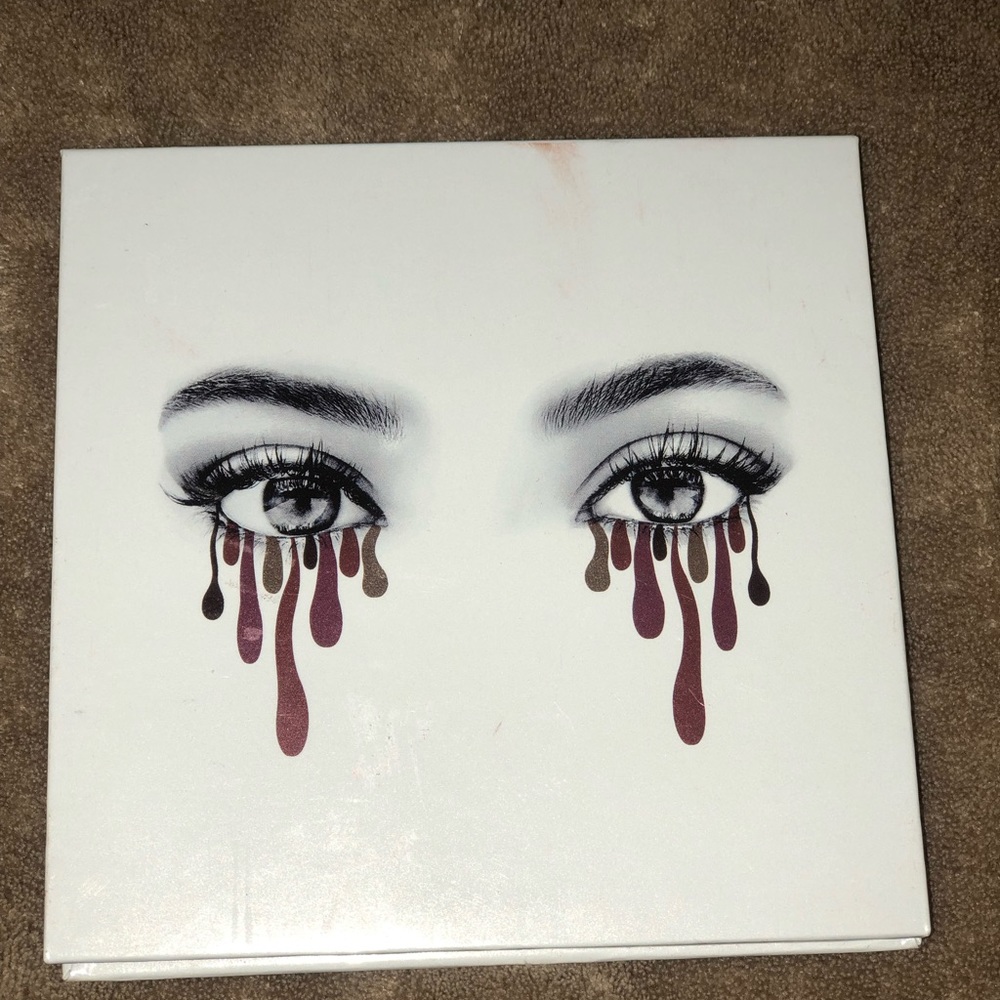 Kylie xoxo the burgundy palette